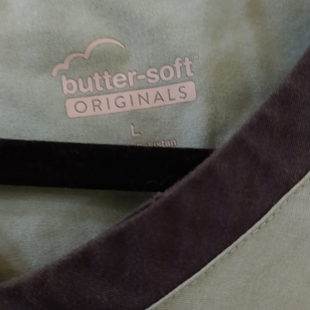 Scrub Set - Picture 2 of 5